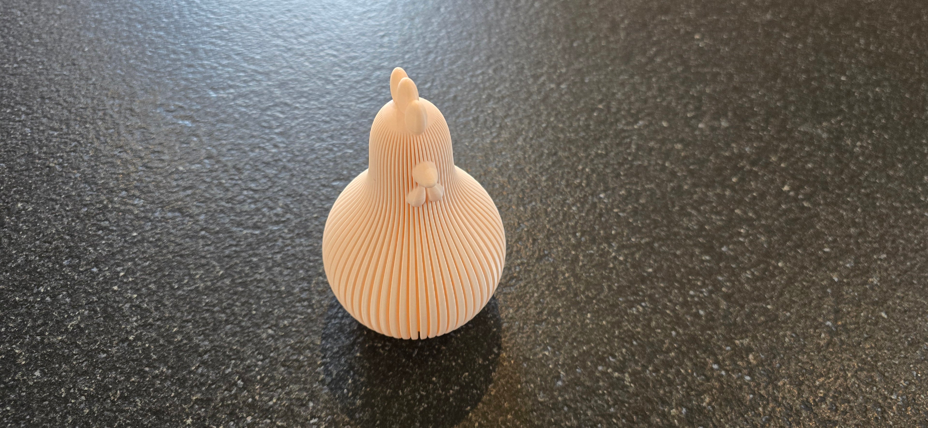 Moderne paaskip/paaskuiken