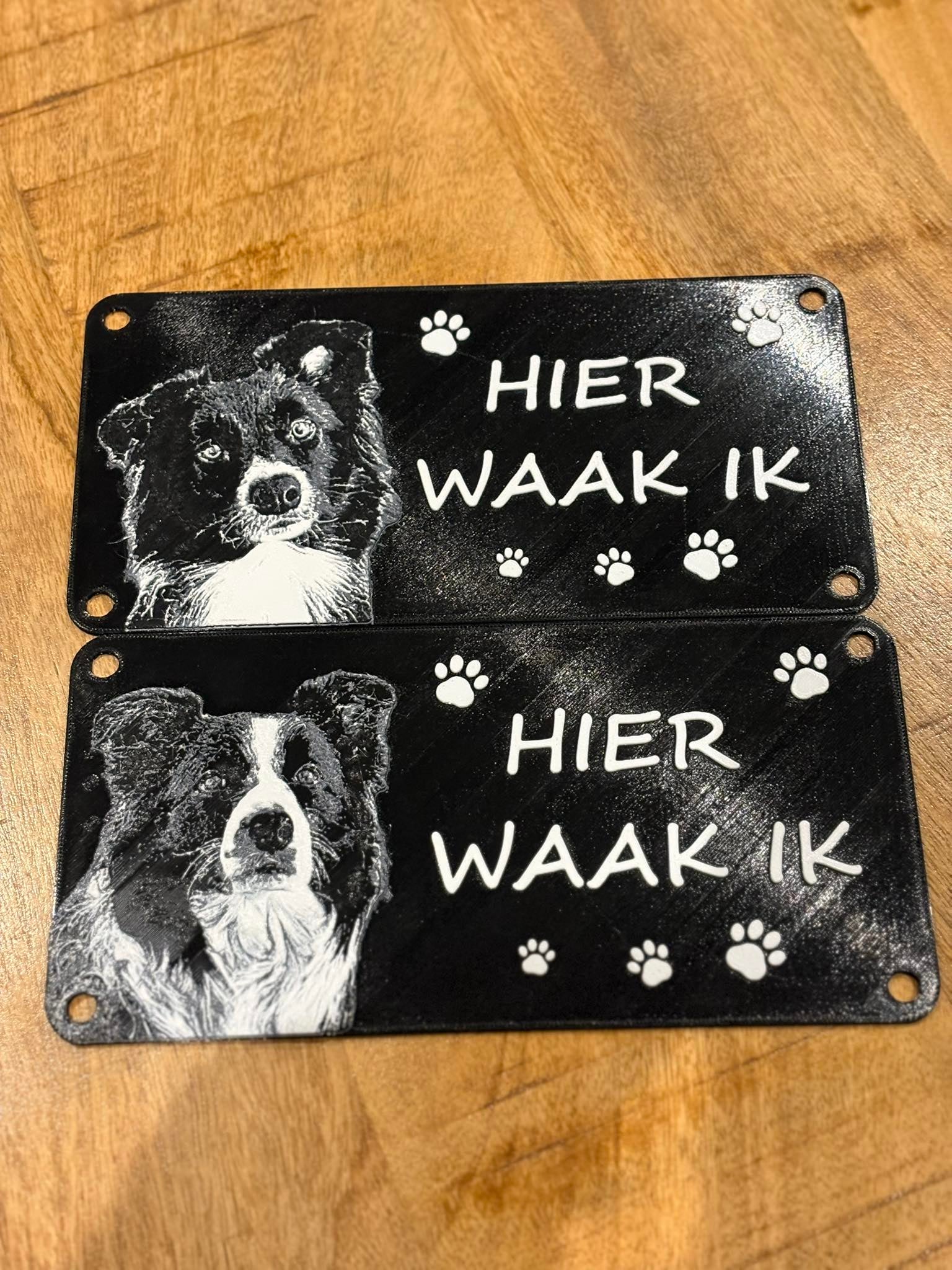 2 plaatjes van 2 honden met de tekst Hier waak ik.